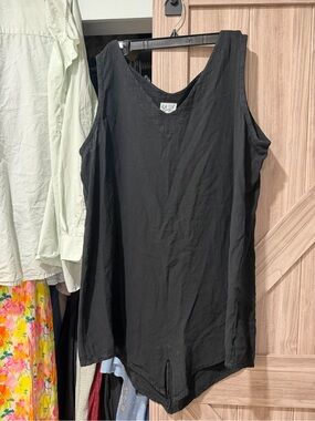 Oh My Gauze! Black Sleeveless vneck tunic